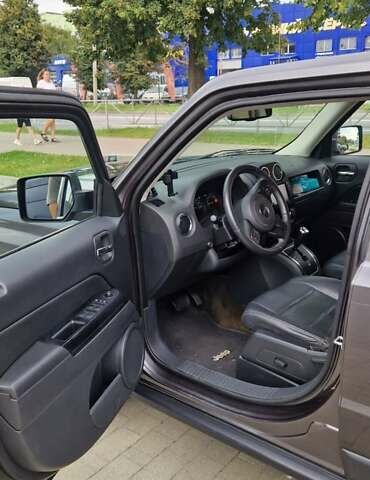 Джип Патриот 2016 в Хмельницком на Automoto.ua Серый Джип Патриот, объемом двигателя 2.4 л и пробегом 78 тыс. км за 14000 $, фото 12 на Automoto.ua