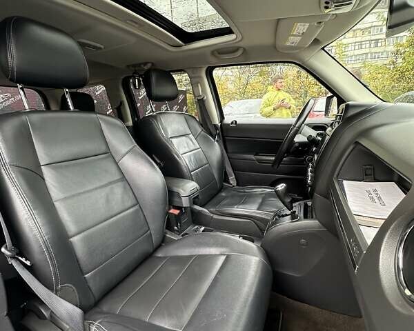 Джип Патриот 2016 в Сумах на Automoto.ua Серый Джип Патриот, объемом двигателя 2.36 л и пробегом 161 тыс. км за 10700 $, фото 22 на Automoto.ua