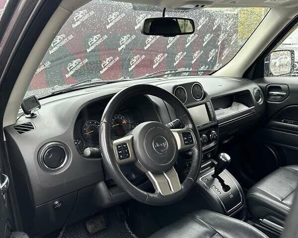 Джип Патриот 2016 в Сумах на Automoto.ua Серый Джип Патриот, объемом двигателя 2.36 л и пробегом 161 тыс. км за 10700 $, фото 14 на Automoto.ua