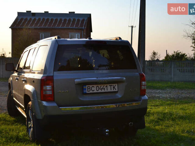 Сірий Джип Patriot, об'ємом двигуна 2.4 л та пробігом 170 тис. км за 13300 $, фото 5 на Automoto.ua