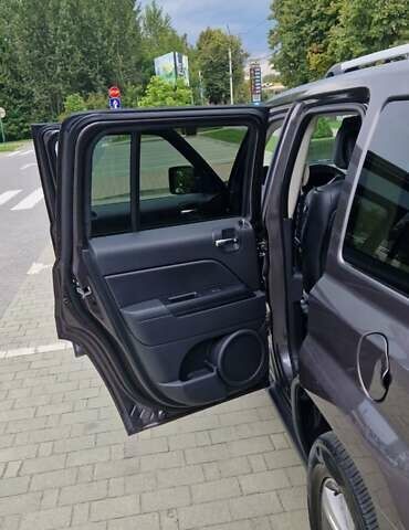 Джип Патриот 2016 в Хмельницком на Automoto.ua Серый Джип Патриот, объемом двигателя 2.4 л и пробегом 78 тыс. км за 14000 $, фото 26 на Automoto.ua