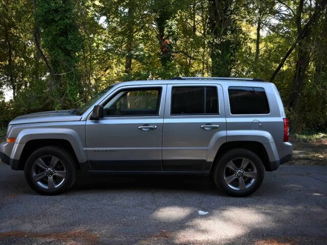 Серый Джип Патриот, объемом двигателя 2.4 л и пробегом 70 тыс. км за 3500 $, фото 3 на Automoto.ua