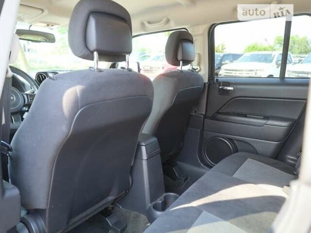 Сірий Джип Patriot, об'ємом двигуна 2.36 л та пробігом 99 тис. км за 1500 $, фото 14 на Automoto.ua