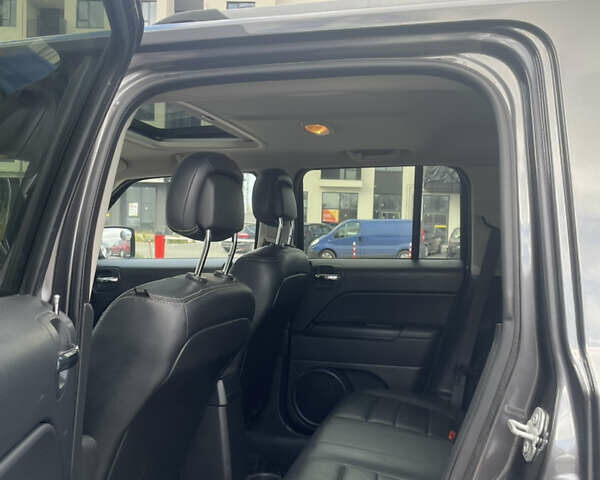 Сірий Джип Patriot, об'ємом двигуна 2.36 л та пробігом 197 тис. км за 11500 $, фото 14 на Automoto.ua