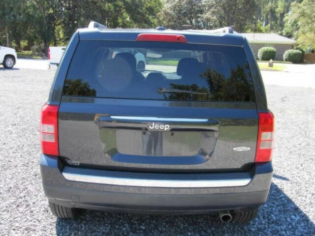 Серый Джип Патриот, объемом двигателя 2 л и пробегом 73 тыс. км за 7000 $, фото 5 на Automoto.ua