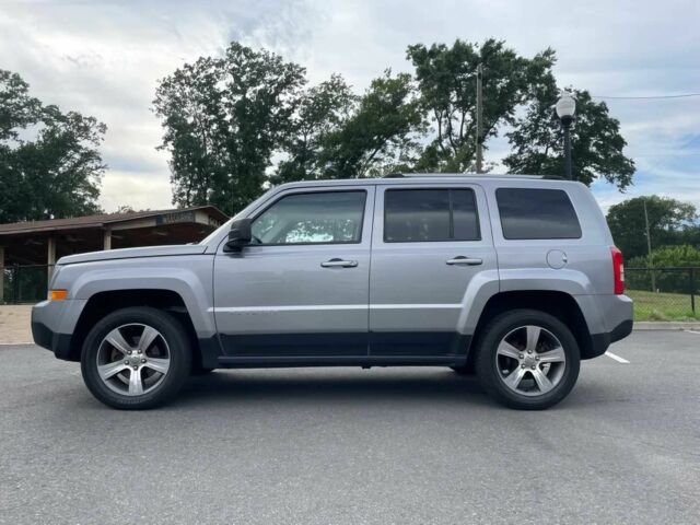 Серый Джип Патриот, объемом двигателя 2.4 л и пробегом 72 тыс. км за 3000 $, фото 2 на Automoto.ua