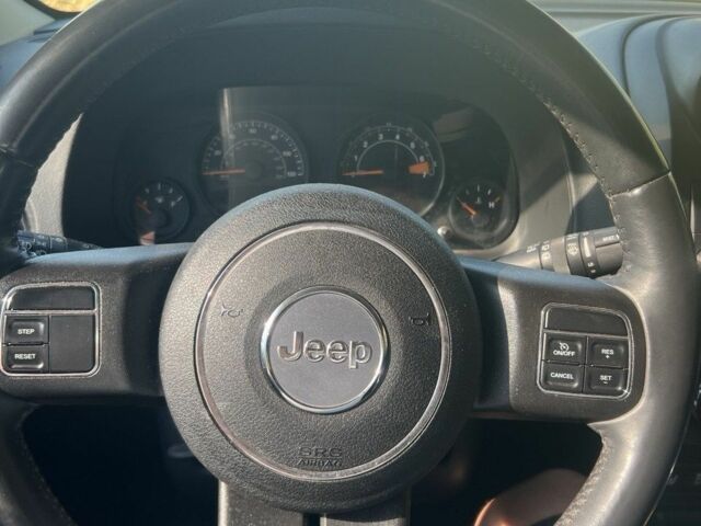 Серый Джип Патриот, объемом двигателя 2.4 л и пробегом 190 тыс. км за 9400 $, фото 4 на Automoto.ua