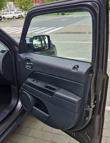 Джип Патриот 2016 в Хмельницком на Automoto.ua Серый Джип Патриот, объемом двигателя 2.4 л и пробегом 78 тыс. км за 14000 $, фото 20 на Automoto.ua