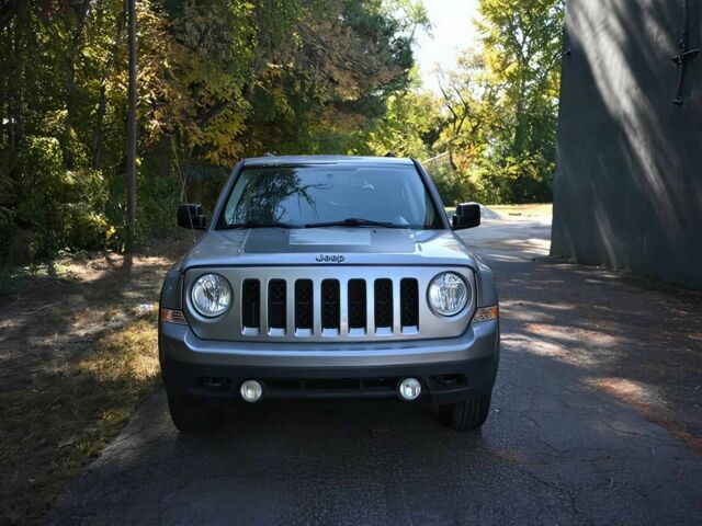 Серый Джип Патриот, объемом двигателя 2.4 л и пробегом 70 тыс. км за 3500 $, фото 1 на Automoto.ua