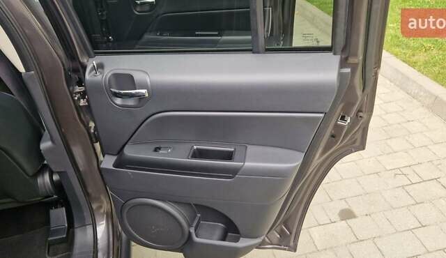 Джип Патриот 2016 в Хмельницком на Automoto.ua Серый Джип Патриот, объемом двигателя 2.4 л и пробегом 78 тыс. км за 14000 $, фото 15 на Automoto.ua