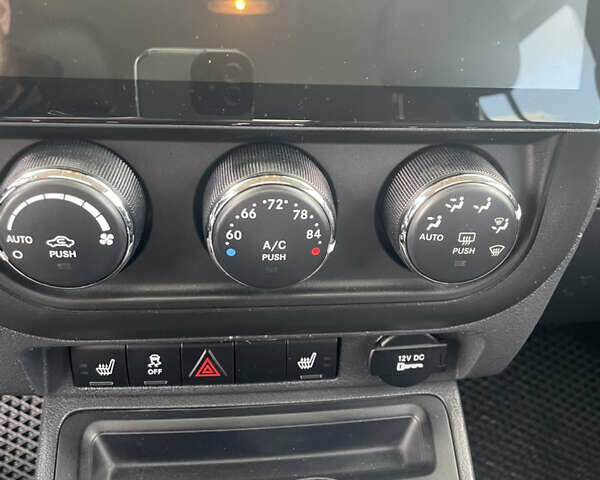 Сірий Джип Patriot, об'ємом двигуна 2.36 л та пробігом 197 тис. км за 11500 $, фото 17 на Automoto.ua