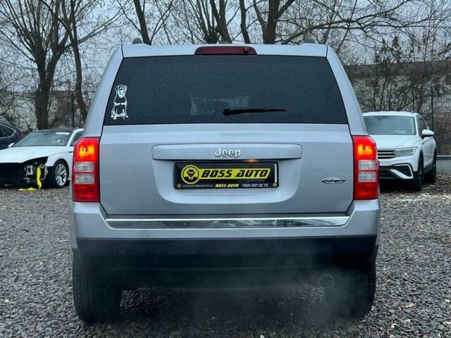 Серый Джип Патриот, объемом двигателя 2 л и пробегом 97 тыс. км за 10750 $, фото 4 на Automoto.ua