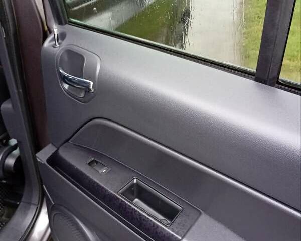 Сірий Джип Patriot, об'ємом двигуна 2.36 л та пробігом 156 тис. км за 11500 $, фото 14 на Automoto.ua