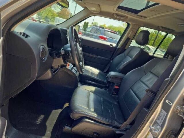 Серый Джип Патриот, объемом двигателя 2 л и пробегом 120 тыс. км за 2000 $, фото 7 на Automoto.ua