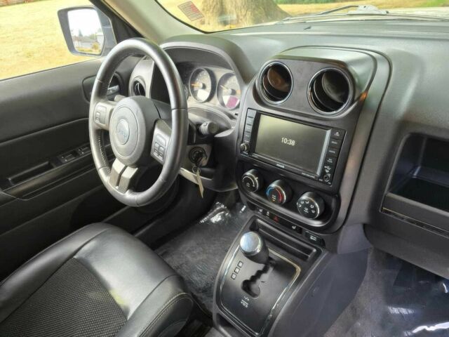 Серый Джип Патриот, объемом двигателя 2.4 л и пробегом 65 тыс. км за 4800 $, фото 7 на Automoto.ua