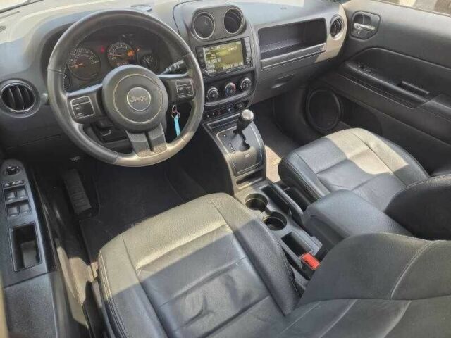 Серый Джип Патриот, объемом двигателя 2 л и пробегом 120 тыс. км за 2000 $, фото 8 на Automoto.ua