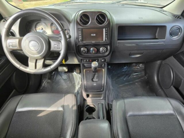 Серый Джип Патриот, объемом двигателя 2.4 л и пробегом 65 тыс. км за 4800 $, фото 6 на Automoto.ua