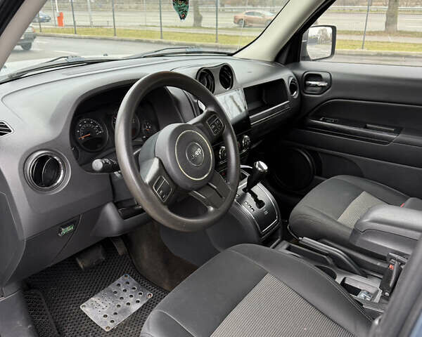 Синий Джип Патриот, объемом двигателя 2.4 л и пробегом 280 тыс. км за 8900 $, фото 5 на Automoto.ua