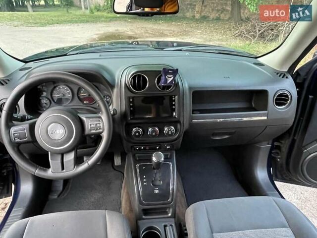 Синий Джип Патриот, объемом двигателя 2.36 л и пробегом 259 тыс. км за 9500 $, фото 7 на Automoto.ua