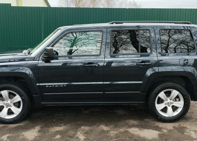 Синій Джип Patriot, об'ємом двигуна 0.24 л та пробігом 310 тис. км за 9900 $, фото 3 на Automoto.ua