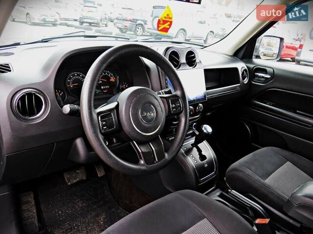 Синий Джип Патриот, объемом двигателя 2.36 л и пробегом 152 тыс. км за 8950 $, фото 5 на Automoto.ua