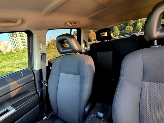 Зеленый Джип Патриот, объемом двигателя 2.4 л и пробегом 219 тыс. км за 6000 $, фото 5 на Automoto.ua