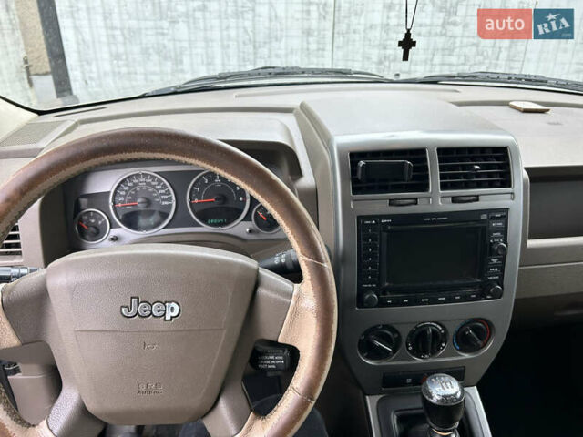 Зеленый Джип Патриот, объемом двигателя 2 л и пробегом 280 тыс. км за 4700 $, фото 7 на Automoto.ua