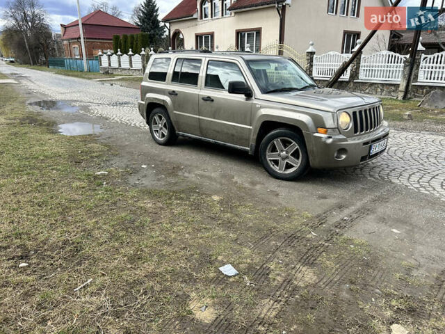 Зеленый Джип Патриот, объемом двигателя 2 л и пробегом 280 тыс. км за 4700 $, фото 2 на Automoto.ua