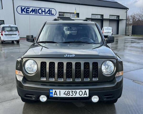 Зеленый Джип Патриот, объемом двигателя 2.36 л и пробегом 209 тыс. км за 11200 $, фото 1 на Automoto.ua