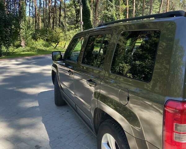 Зеленый Джип Патриот, объемом двигателя 2.36 л и пробегом 243 тыс. км за 9500 $, фото 3 на Automoto.ua