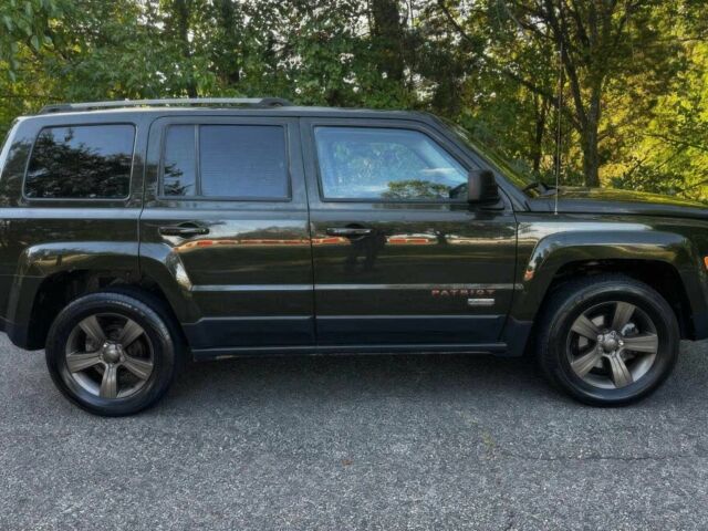 Зеленый Джип Патриот, объемом двигателя 2.4 л и пробегом 55 тыс. км за 4500 $, фото 1 на Automoto.ua