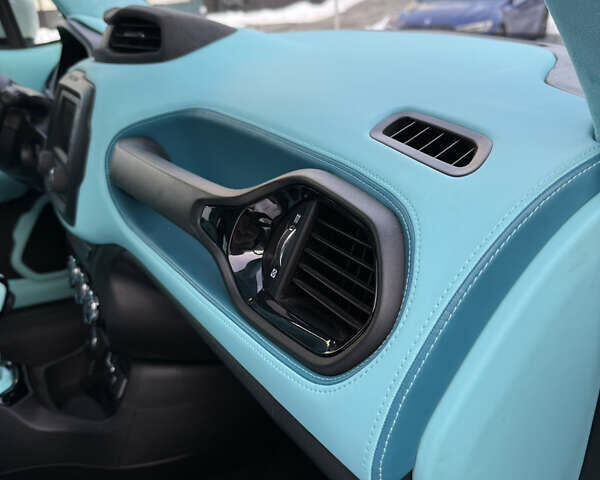 Білий Джип Ренегат, об'ємом двигуна 2.36 л та пробігом 134 тис. км за 15500 $, фото 23 на Automoto.ua