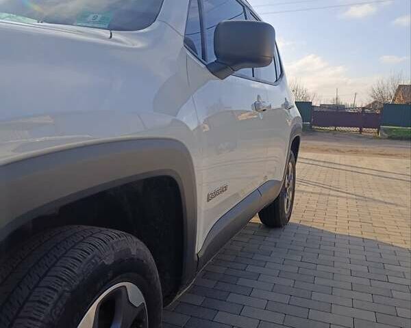 Белый Джип Ренегат, объемом двигателя 2.4 л и пробегом 147 тыс. км за 12499 $, фото 9 на Automoto.ua