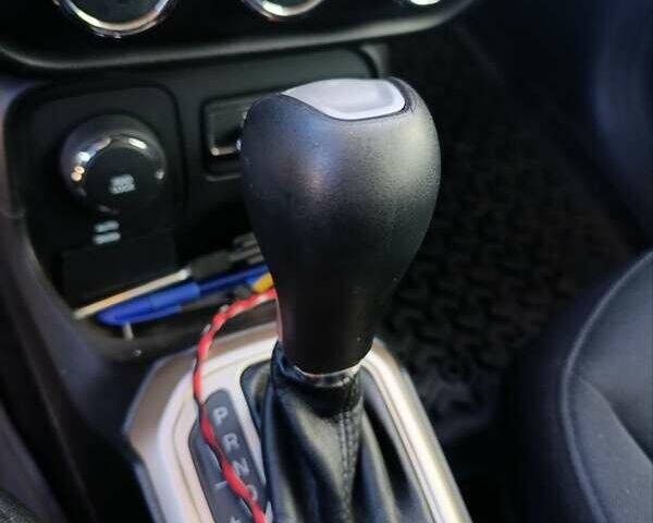 Белый Джип Ренегат, объемом двигателя 2.4 л и пробегом 147 тыс. км за 12499 $, фото 6 на Automoto.ua