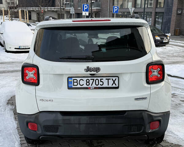 Білий Джип Ренегат, об'ємом двигуна 2.36 л та пробігом 134 тис. км за 15500 $, фото 5 на Automoto.ua