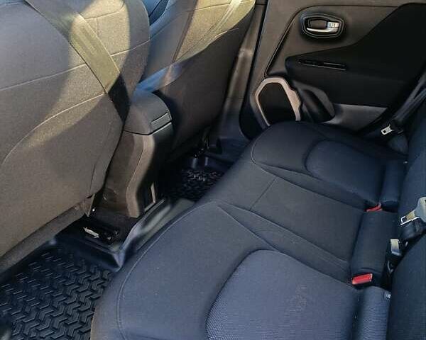 Белый Джип Ренегат, объемом двигателя 2.4 л и пробегом 147 тыс. км за 12499 $, фото 5 на Automoto.ua