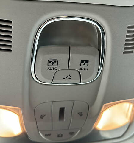 Джип Ренегат 2016 в Одессе на Automoto.ua Белый Джип Ренегат, объемом двигателя 1.96 л и пробегом 96 тыс. км за 15500 $, фото 12 на Automoto.ua