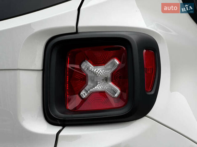 Белый Джип Ренегат, объемом двигателя 2.4 л и пробегом 158 тыс. км за 10999 $, фото 15 на Automoto.ua