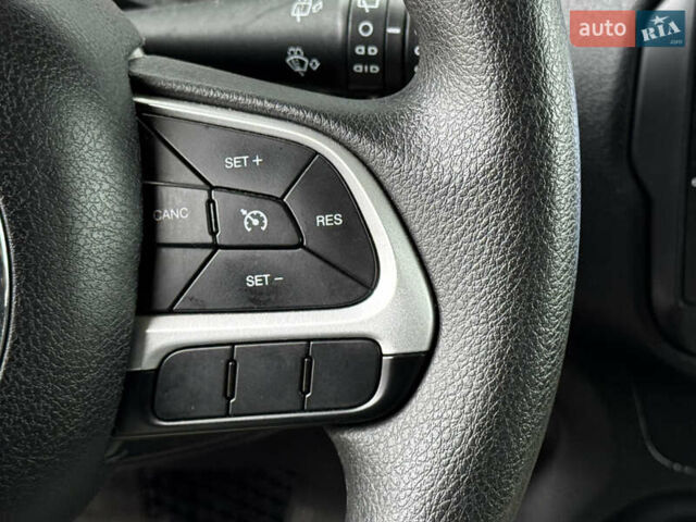 Белый Джип Ренегат, объемом двигателя 2.4 л и пробегом 158 тыс. км за 10999 $, фото 29 на Automoto.ua