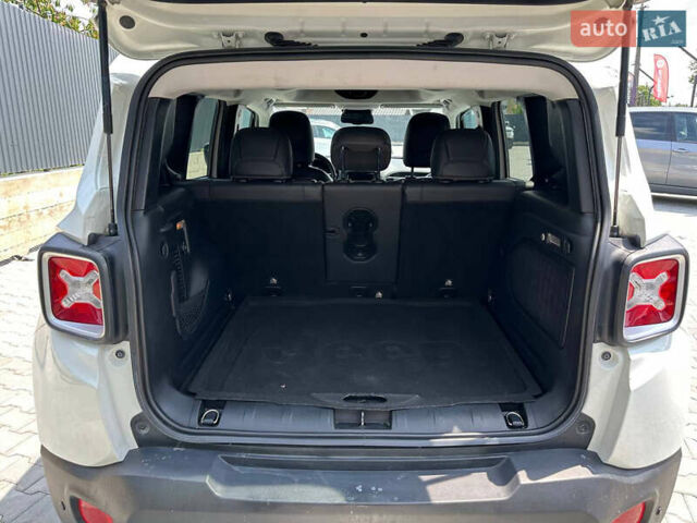 Белый Джип Ренегат, объемом двигателя 2.4 л и пробегом 125 тыс. км за 12900 $, фото 8 на Automoto.ua