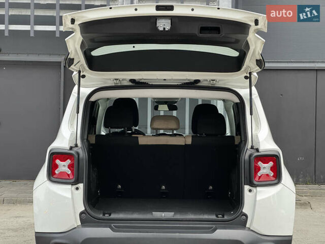 Белый Джип Ренегат, объемом двигателя 2.4 л и пробегом 158 тыс. км за 10999 $, фото 17 на Automoto.ua