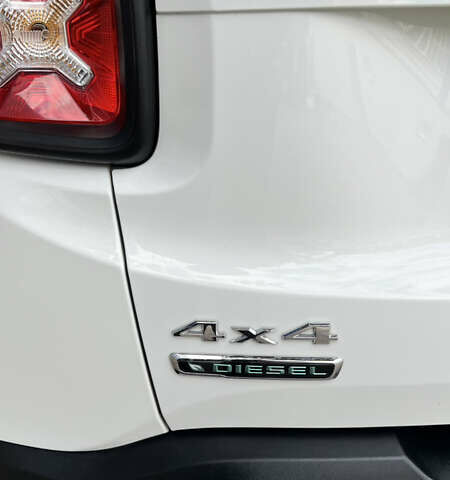 Джип Ренегат 2016 в Одессе на Automoto.ua Белый Джип Ренегат, объемом двигателя 1.96 л и пробегом 96 тыс. км за 15500 $, фото 2 на Automoto.ua