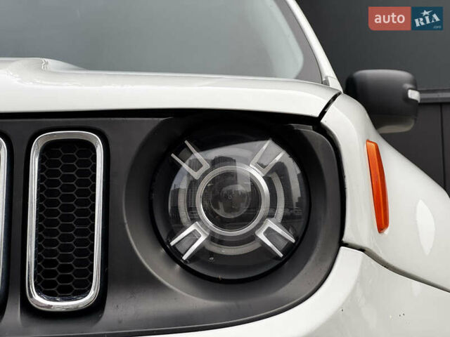 Белый Джип Ренегат, объемом двигателя 2.4 л и пробегом 158 тыс. км за 10999 $, фото 10 на Automoto.ua