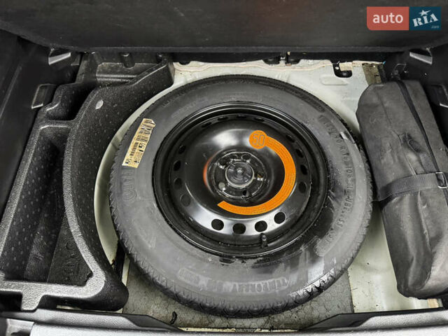 Белый Джип Ренегат, объемом двигателя 2.4 л и пробегом 158 тыс. км за 10999 $, фото 18 на Automoto.ua