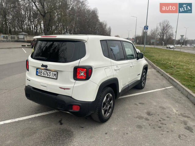 Білий Джип Ренегат, об'ємом двигуна 2.36 л та пробігом 128 тис. км за 12000 $, фото 4 на Automoto.ua