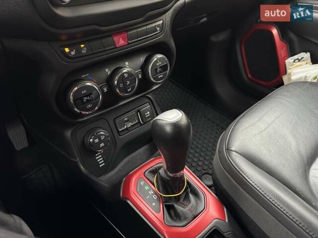 Белый Джип Ренегат, объемом двигателя 2.4 л и пробегом 120 тыс. км за 14900 $, фото 34 на Automoto.ua