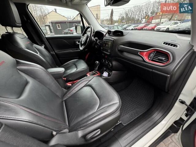 Белый Джип Ренегат, объемом двигателя 2.4 л и пробегом 120 тыс. км за 14900 $, фото 2 на Automoto.ua