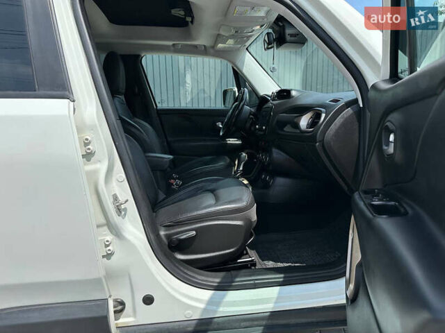 Белый Джип Ренегат, объемом двигателя 2.4 л и пробегом 125 тыс. км за 12900 $, фото 7 на Automoto.ua