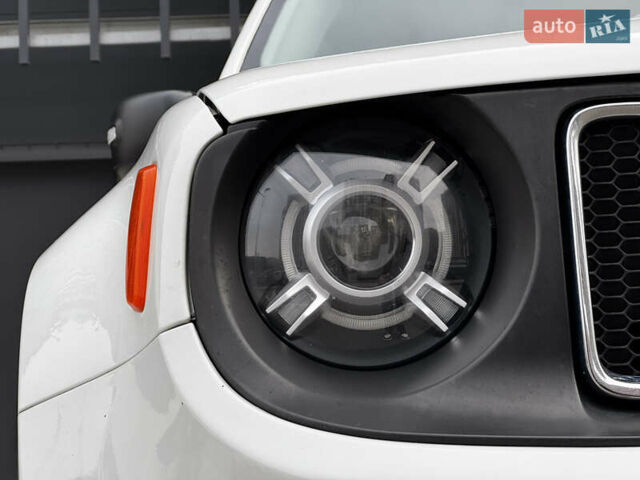 Белый Джип Ренегат, объемом двигателя 2.4 л и пробегом 158 тыс. км за 10999 $, фото 8 на Automoto.ua