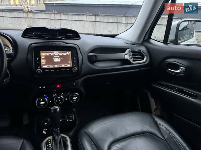 Белый Джип Ренегат, объемом двигателя 2.4 л и пробегом 128 тыс. км за 12999 $, фото 32 на Automoto.ua